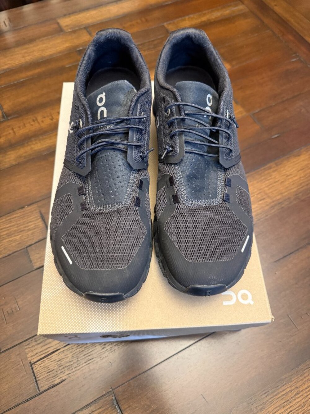 On Running Cloud 5 Women's Shoes Size 11 Black on Black